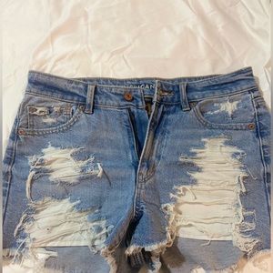 AE STRIGID DENIM MOM
SHORTS